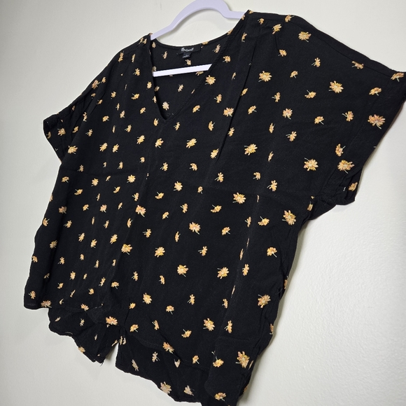 MADEWELL Drapey V-Neck Button-Back Top in French Daisies Blouse M - Picture 5 of 8